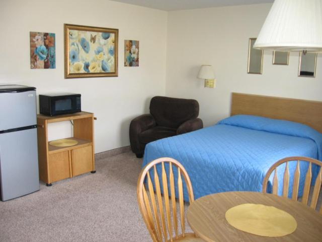 Little Bear Motel Green River